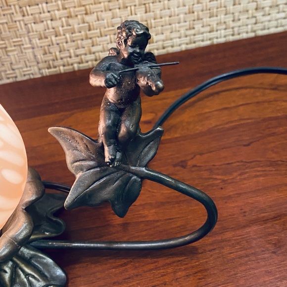 SOLD🌟HP🌟VTG 1990 Bronze Cherub Art Glass Memory Lamp - Picture 5 of 12